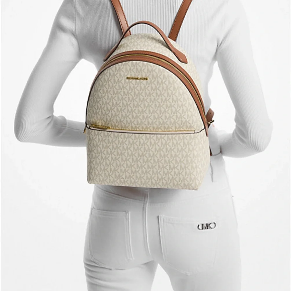 NWT in box
Michael Kors Signature Cream and Brown Backpack - Picture 3 of 3